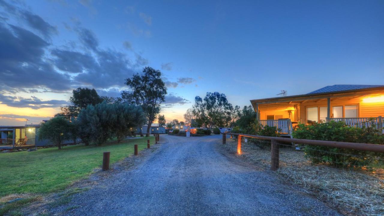 Killarney View Cabins And Caravan Park Екстер'єр фото